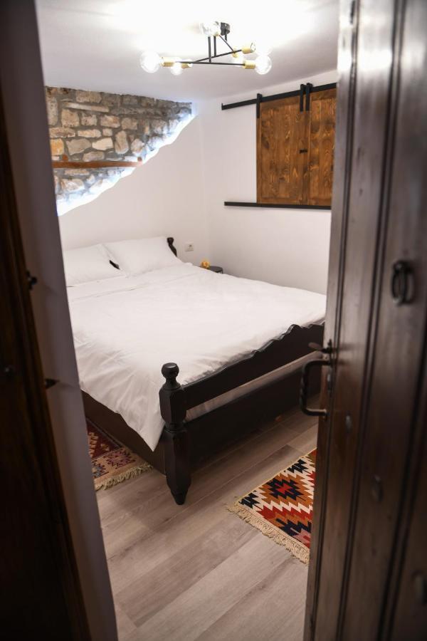Villa Kokoshi, An Extraordinary Experience. Berat